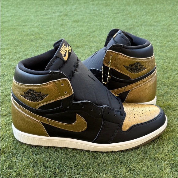 Air Jordan 1 Retro High OG - Picture 1 of 6